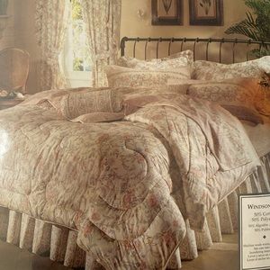 Nwt vintage jessica McClintock king wingsong reversible comforter